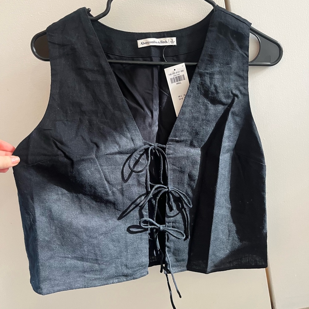 NWT Abercrombie linen blend tie front top